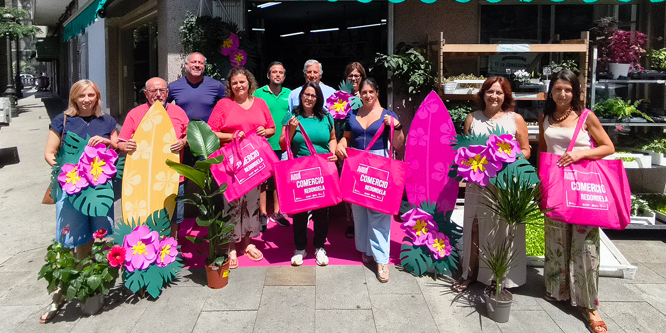 OS COMERCIOS DE REDONDELA PRESENTAN A SÚA DECORACIÓN ESPECIAL DA ALOHA SHOPPING NIGHT